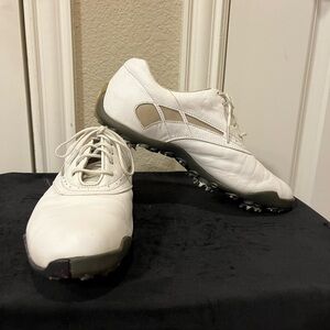 WOMEN’S FOOTJOY LOPRO 97228 GOLF CLEAT WHITE/TAUPE – 8 1/2